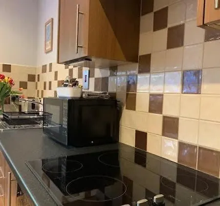 16, The Moorings - Ground Floor Moments From *
