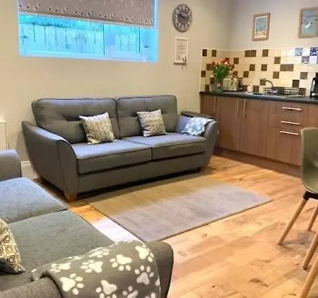 16, The Moorings - Ground Floor Moments From