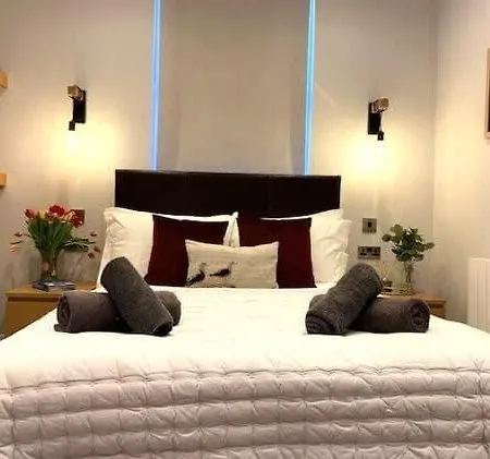 16, The Moorings - Ground Floor Moments From * Filey