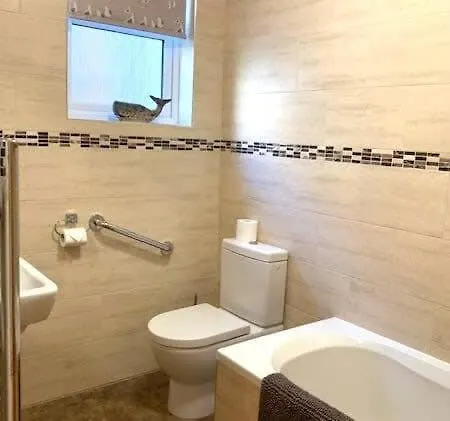 16, The Moorings - Ground Floor Moments From Filey